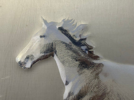 Metal bas-relief signed Cassinari Vettor – Galloping horse – 55x45 cm