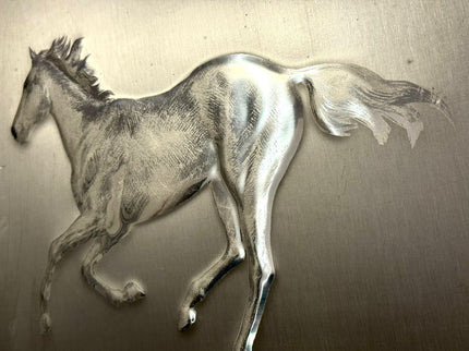 Metal bas-relief signed Cassinari Vettor – Galloping horse – 55x45 cm